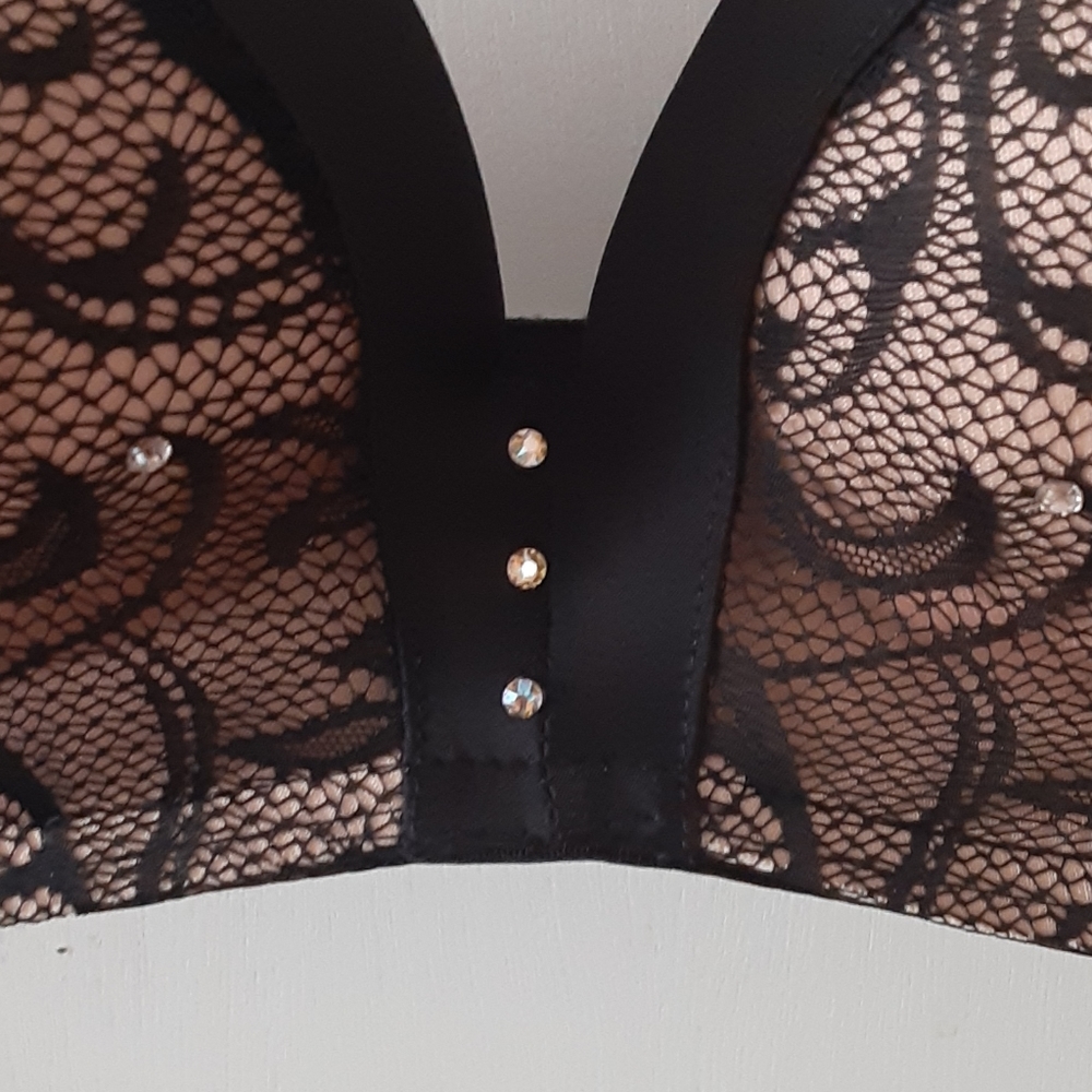 Fashion Bra - Picture 2 of 3